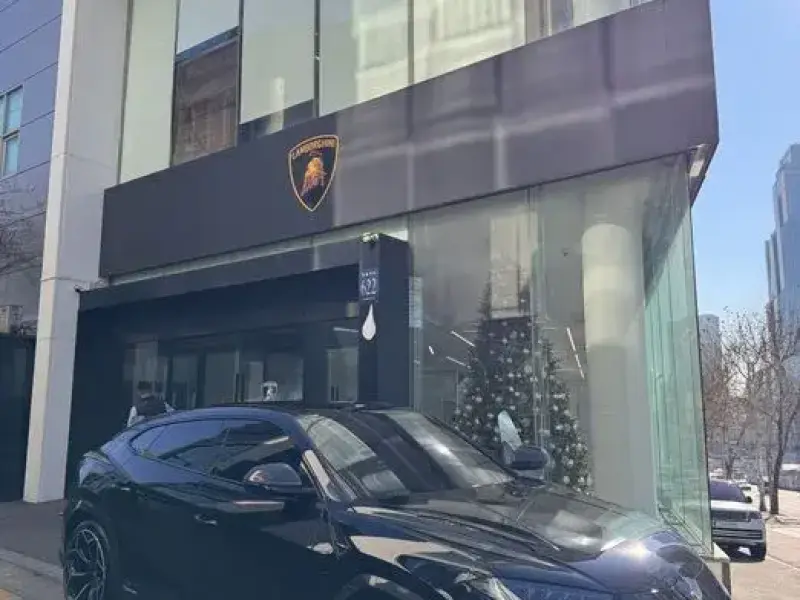 2024 Lamborghini Urus с пробегом 9 800 км