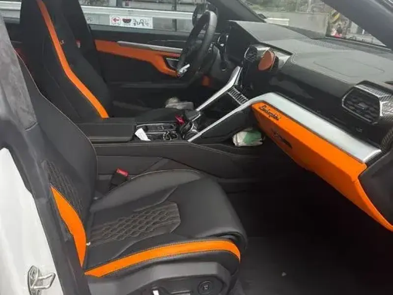 2024 Lamborghini Urus с пробегом 9 500 км