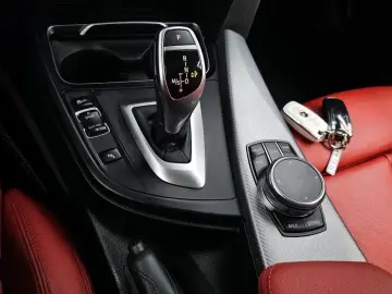 2018 BMW 3 серии с пробегом 102 759 км