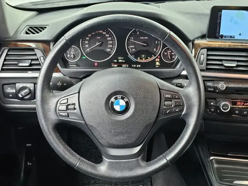 2015 BMW 3 серии с пробегом 77 480 км