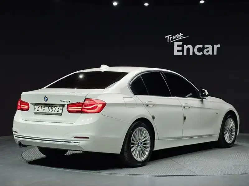 2015 BMW 3 серии с пробегом 102 939 км