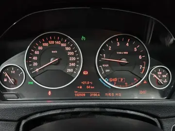 2015 BMW 3 серии с пробегом 102 939 км