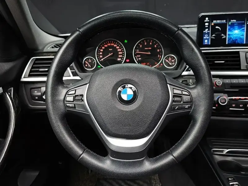 2015 BMW 3 серии с пробегом 102 939 км
