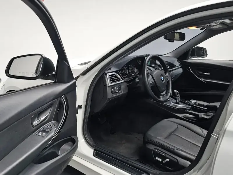 2016 BMW 3 серии с пробегом 54 031 км