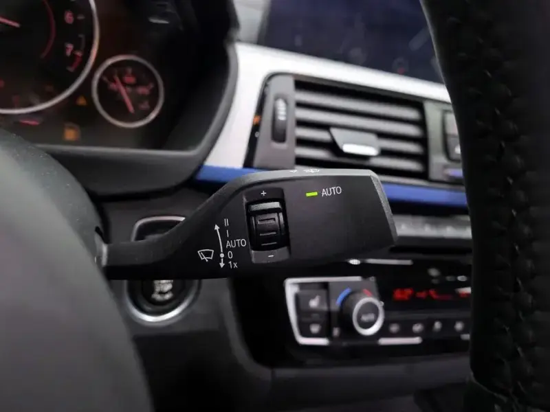 2018 BMW 3 серии с пробегом 92 972 км