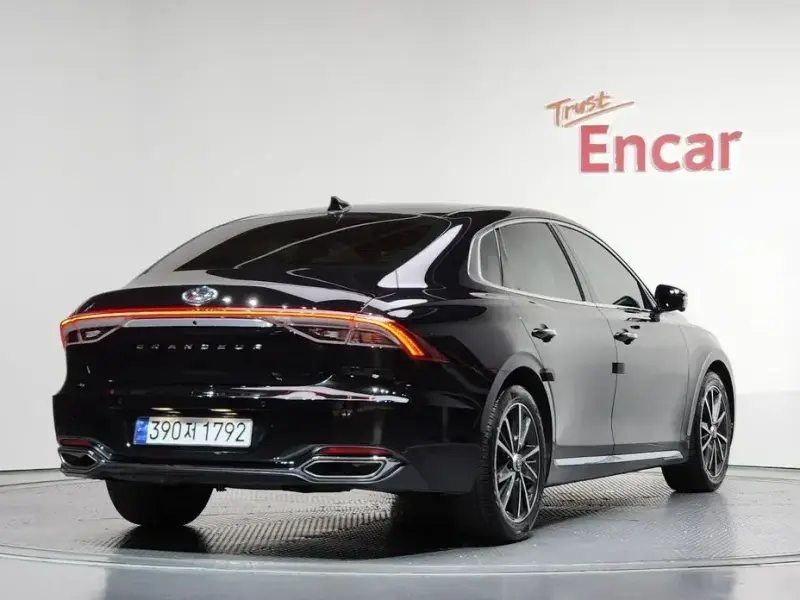 2022 Hyundai Grandeur с пробегом 92 621 км