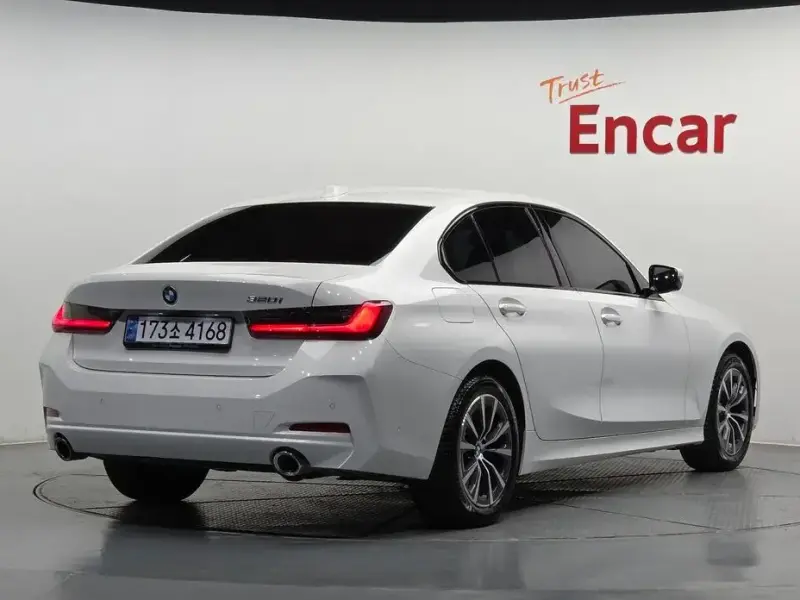 2023 BMW 3 серии с пробегом 12 393 км