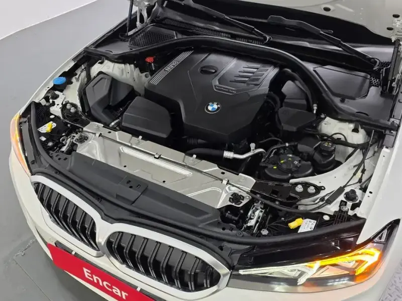 2023 BMW 3 серии с пробегом 12 393 км