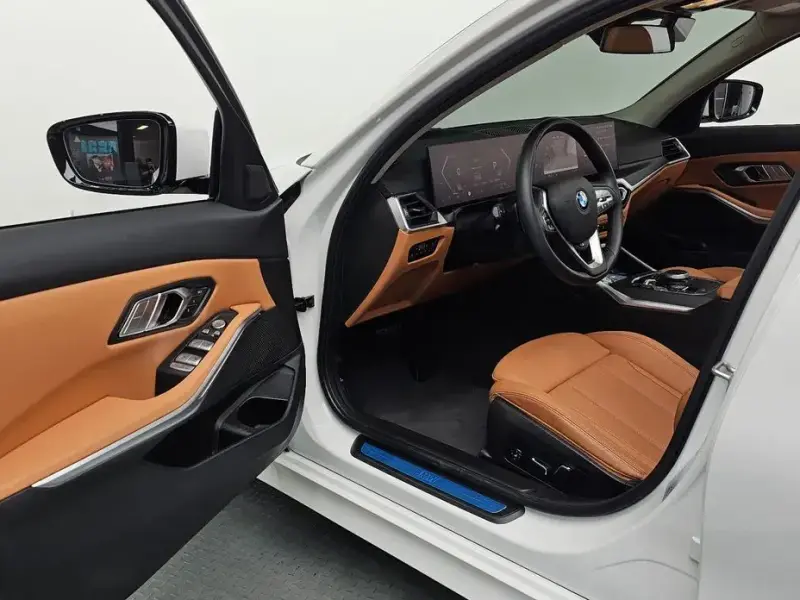 2023 BMW 3 серии с пробегом 12 393 км