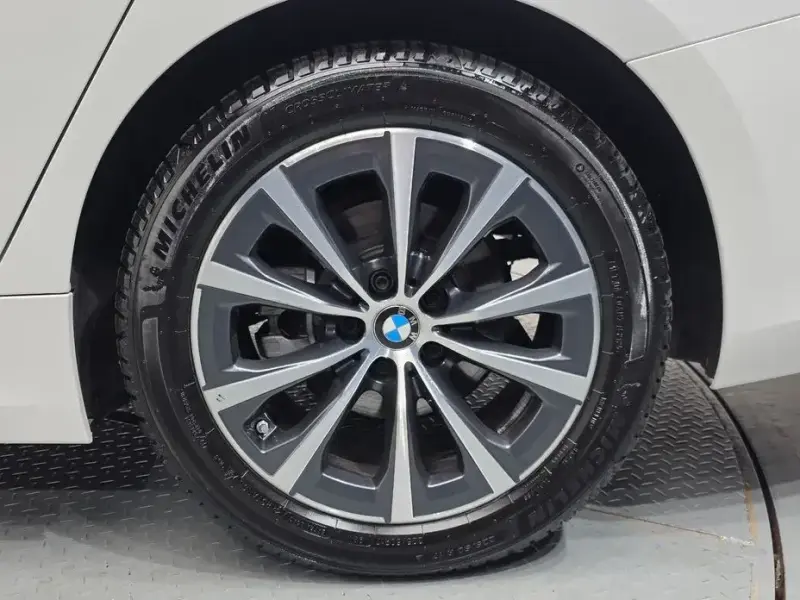 2023 BMW 3 серии с пробегом 12 393 км