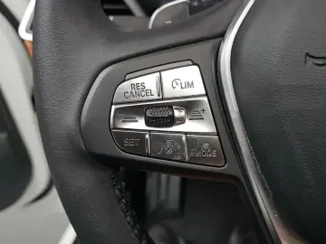 2023 BMW 3 серии с пробегом 12 393 км