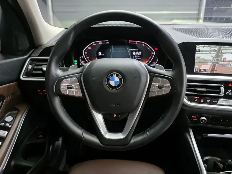 2022 BMW 3 серии с пробегом 23 237 км
