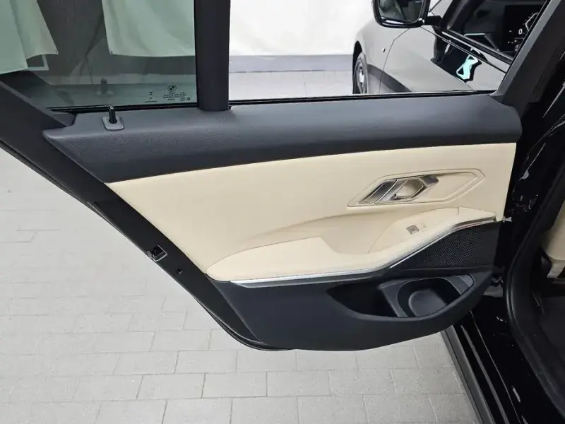 2023 BMW 3 серии с пробегом 5 927 км