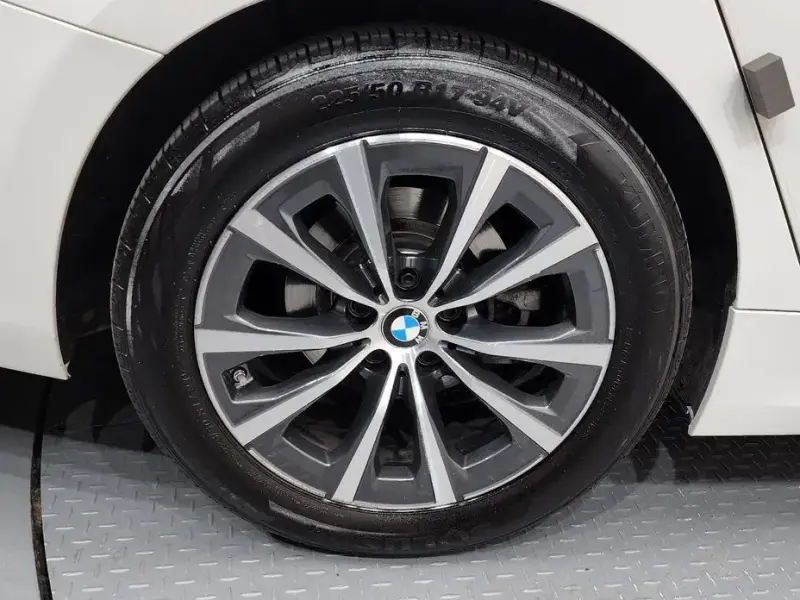 2023 BMW 3 серии с пробегом 50 428 км