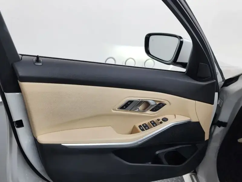 2023 BMW 3 серии с пробегом 50 428 км