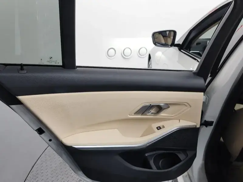 2023 BMW 3 серии с пробегом 50 428 км