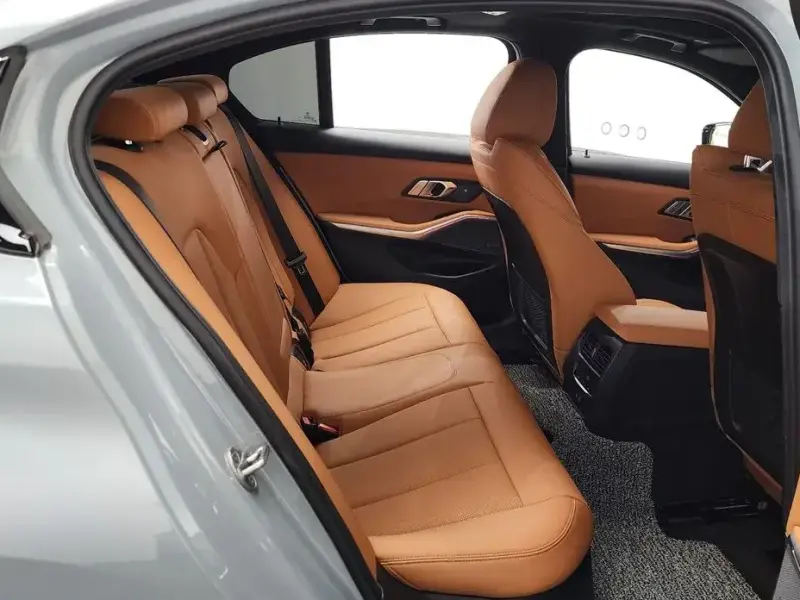 2023 BMW 3 серии с пробегом 43 953 км