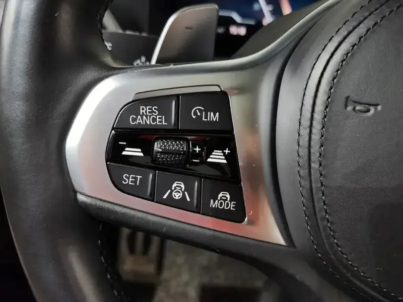 2023 BMW 3 серии с пробегом 43 953 км
