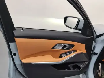 2023 BMW 3 серии с пробегом 43 953 км