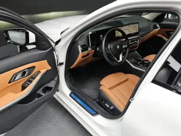 2023 BMW 3 серии с пробегом 19 746 км
