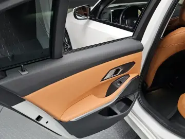 2023 BMW 3 серии с пробегом 19 746 км