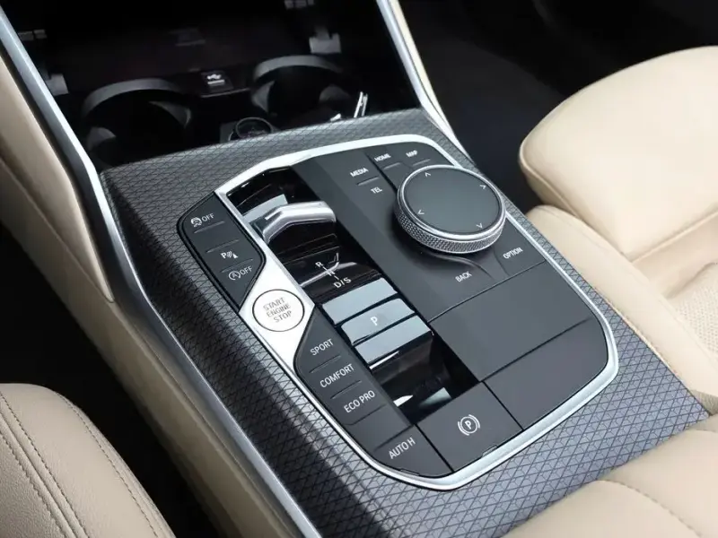2023 BMW 3 серии с пробегом 30 282 км