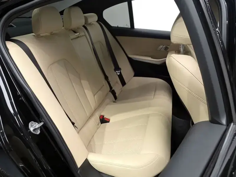 2023 BMW 3 серии с пробегом 30 282 км