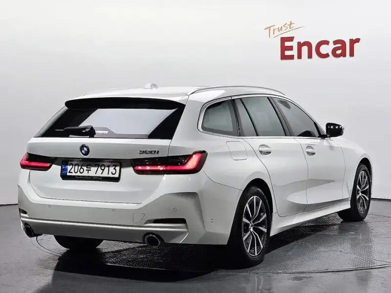 2023 BMW 3 серии с пробегом 33 920 км