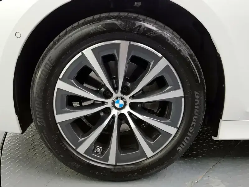 2023 BMW 3 серии с пробегом 33 920 км