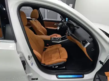 2023 BMW 3 серии с пробегом 33 920 км