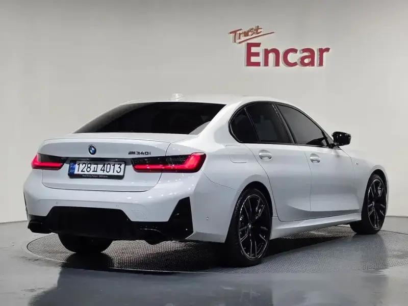 2023 BMW 3 серии с пробегом 32 114 км