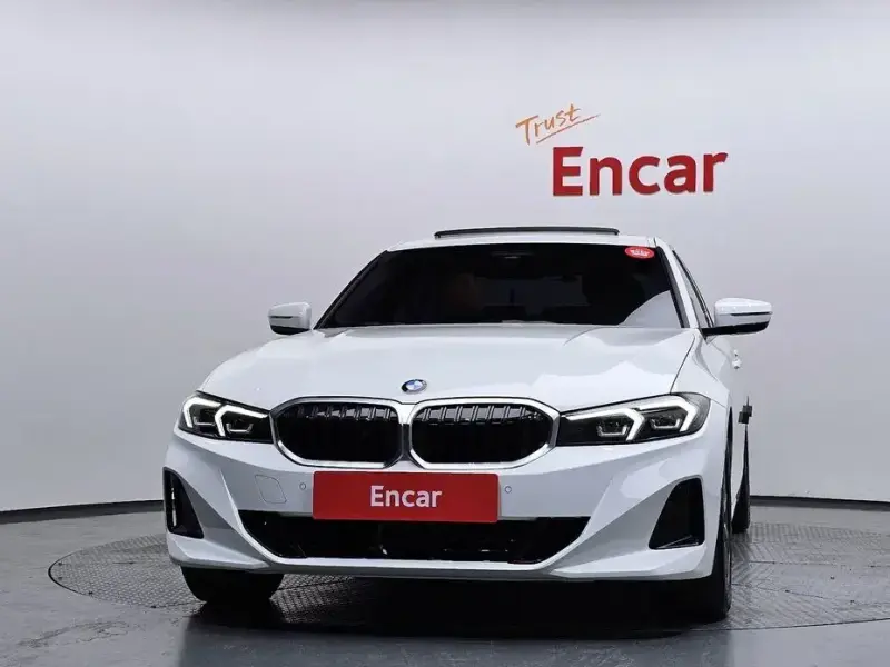 2023 BMW 3 серии с пробегом 12 811 км
