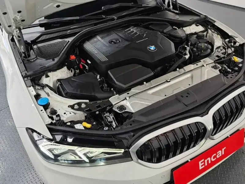 2023 BMW 3 серии с пробегом 12 811 км