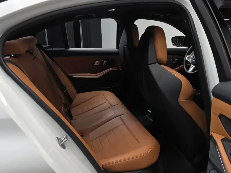 2023 BMW 3 серии с пробегом 32 114 км