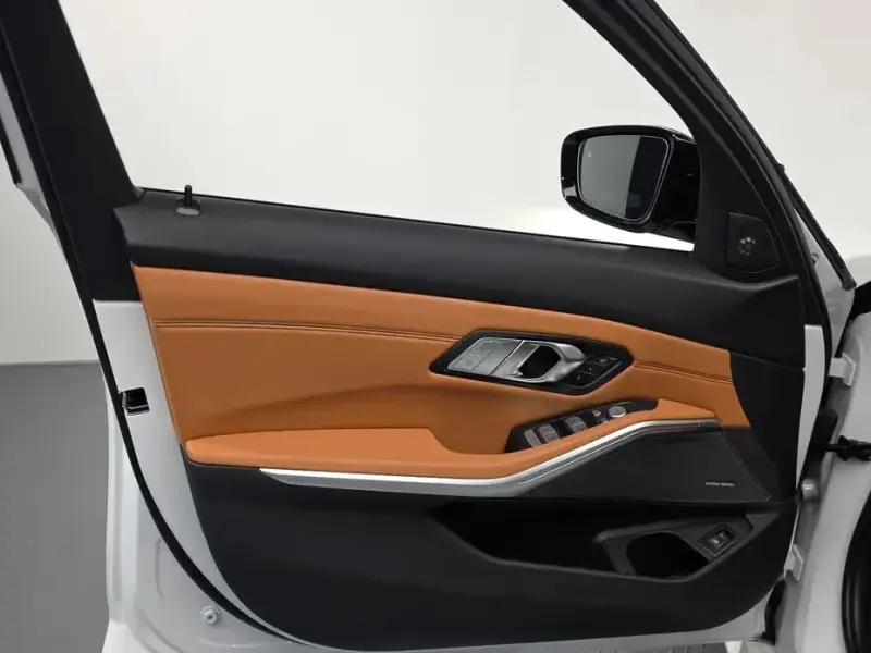 2023 BMW 3 серии с пробегом 32 114 км