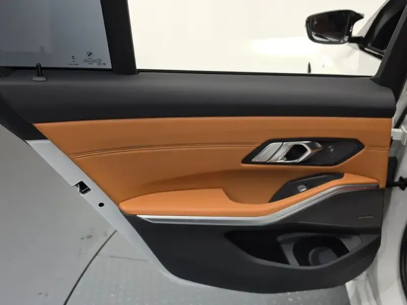 2023 BMW 3 серии с пробегом 32 114 км