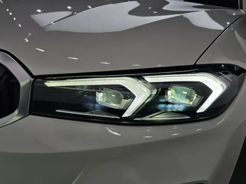 2023 BMW 3 серии с пробегом 12 811 км