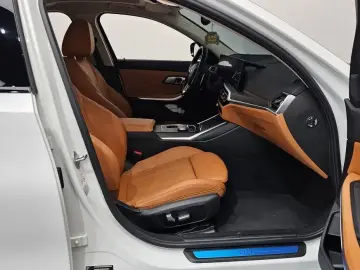 2023 BMW 3 серии с пробегом 12 811 км