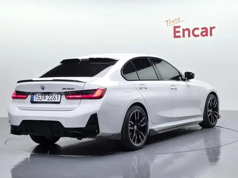 2023 BMW 3 серии с пробегом 24 557 км