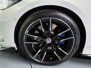 2023 BMW 3 серии с пробегом 24 557 км