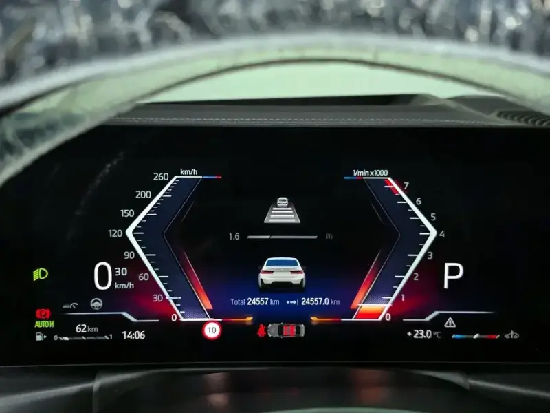 2023 BMW 3 серии с пробегом 24 557 км