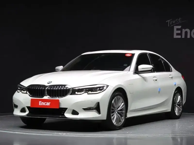 2021 BMW 3 серии с пробегом 47 989 км