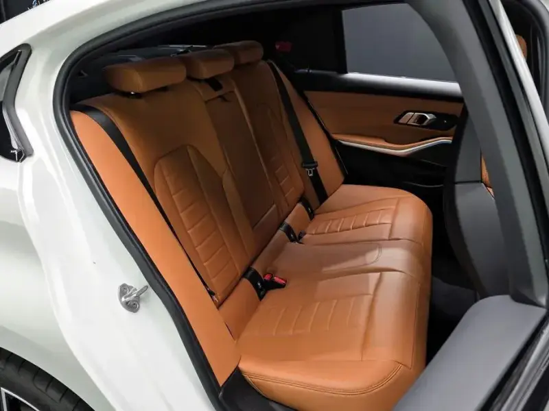2023 BMW 3 серии с пробегом 24 557 км