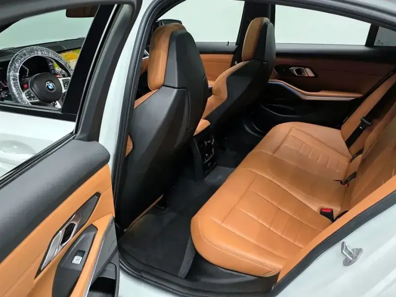 2023 BMW 3 серии с пробегом 24 557 км