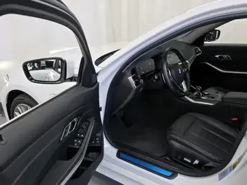 2021 BMW 3 серии с пробегом 47 989 км