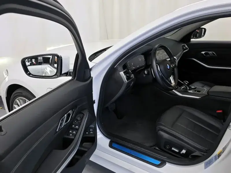 2021 BMW 3 серии с пробегом 47 989 км