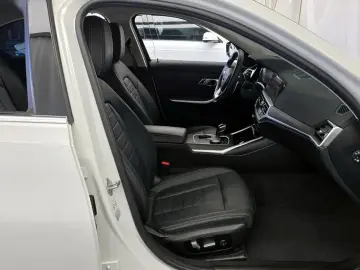 2021 BMW 3 серии с пробегом 47 989 км