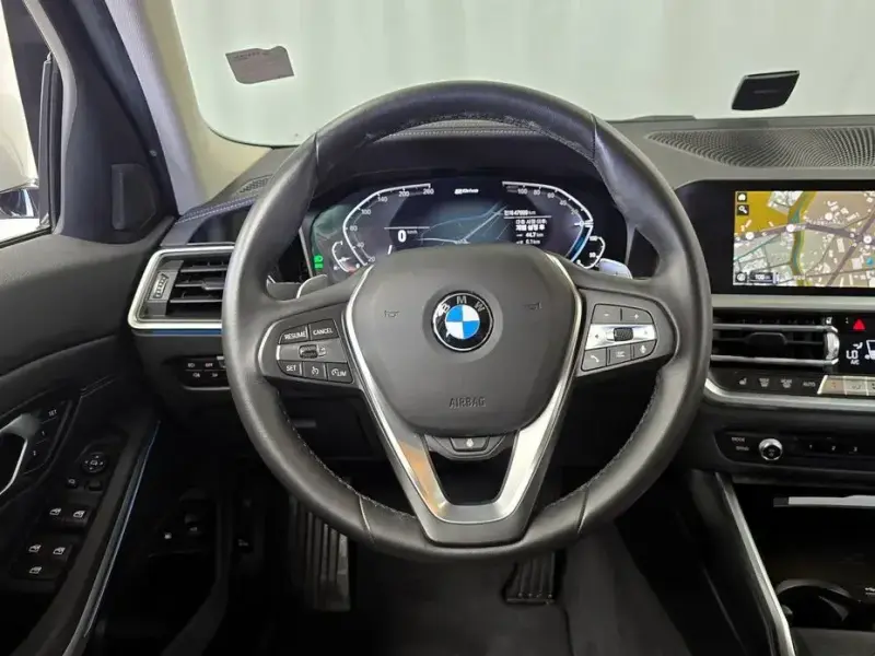 2021 BMW 3 серии с пробегом 47 989 км