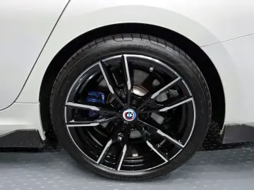 2023 BMW 3 серии с пробегом 24 557 км