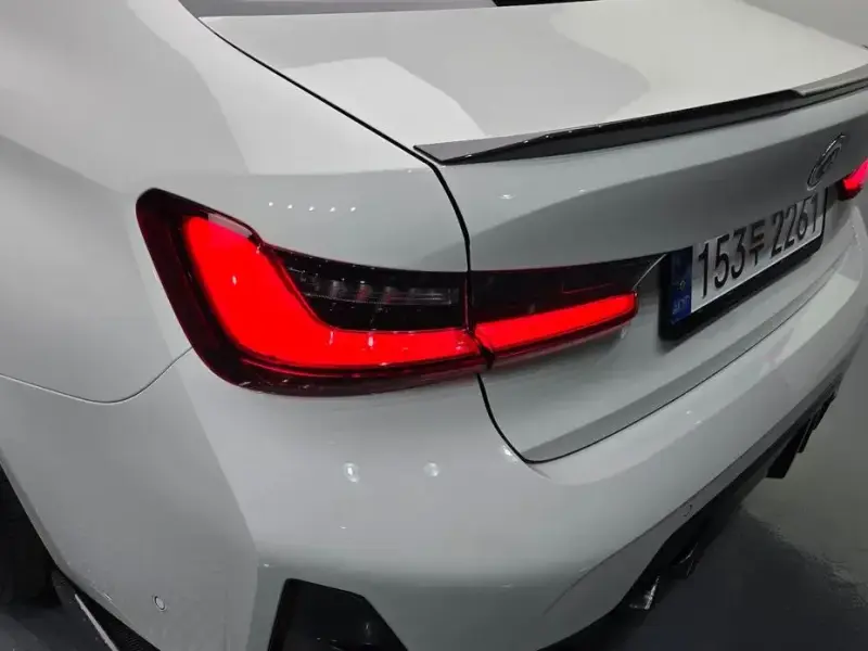 2023 BMW 3 серии с пробегом 24 557 км